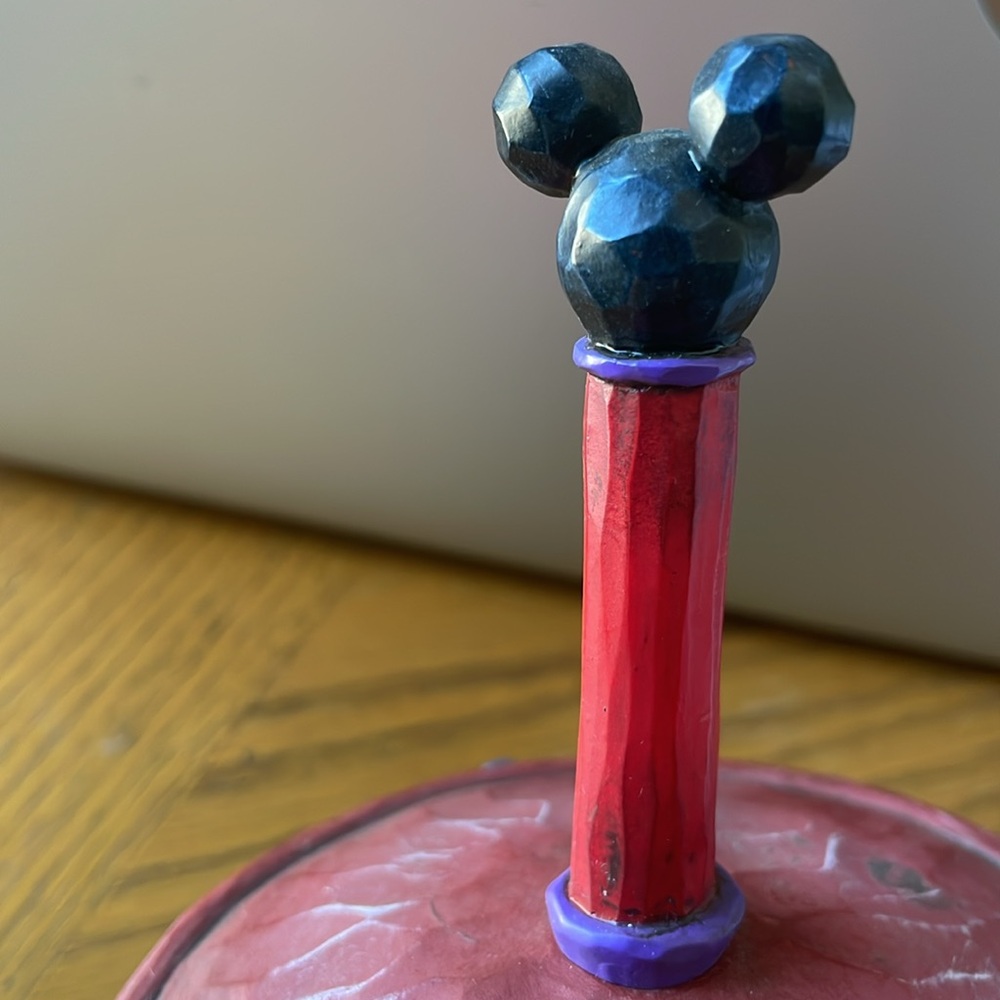 Disney Traditions Mickey Mouse “Spinning Through the Years” Jim Shore - Picture 8 of 8